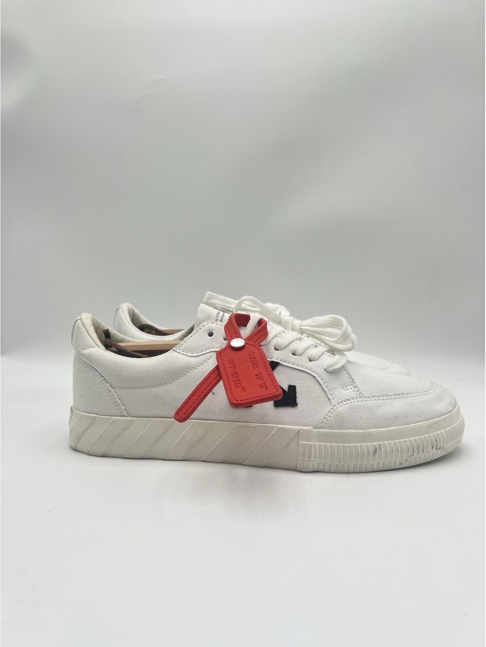 Off-White Low Vulcanized canvas sneakers in white Red Tag Size 45